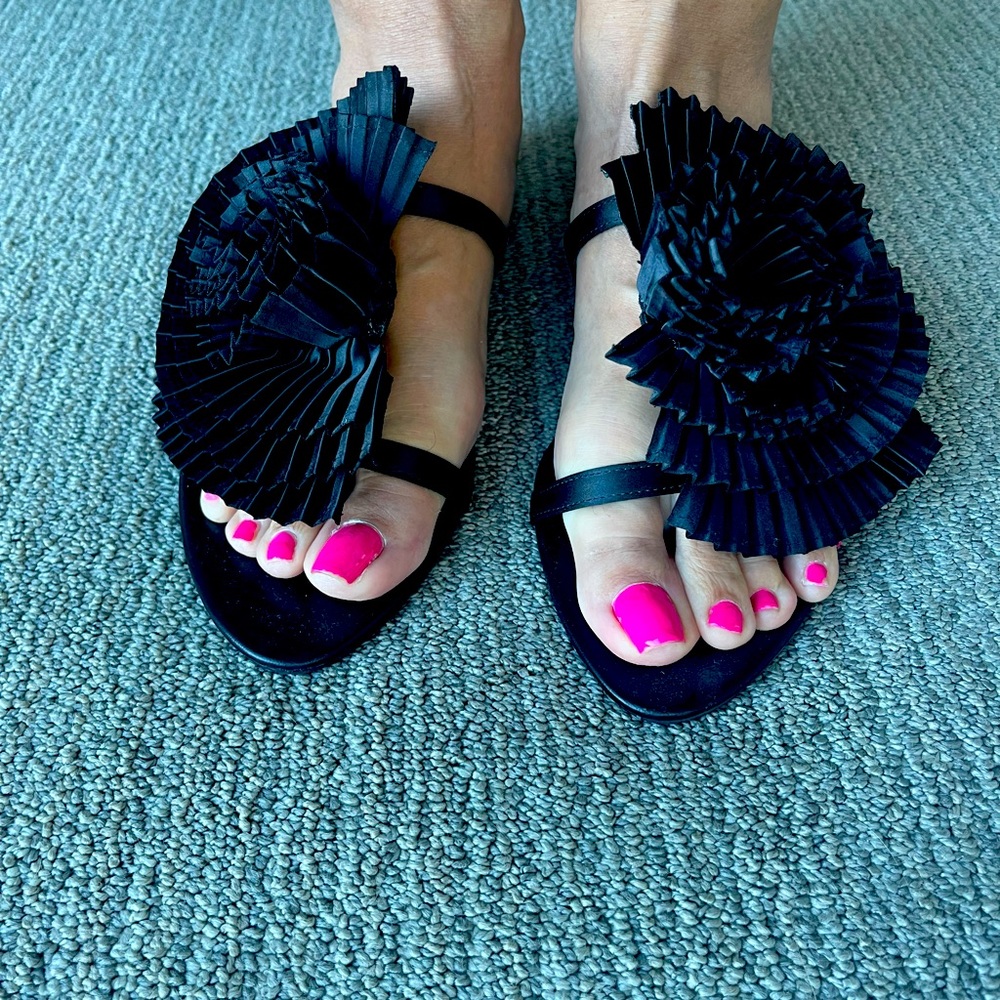 Zara Ruffle Flats like new